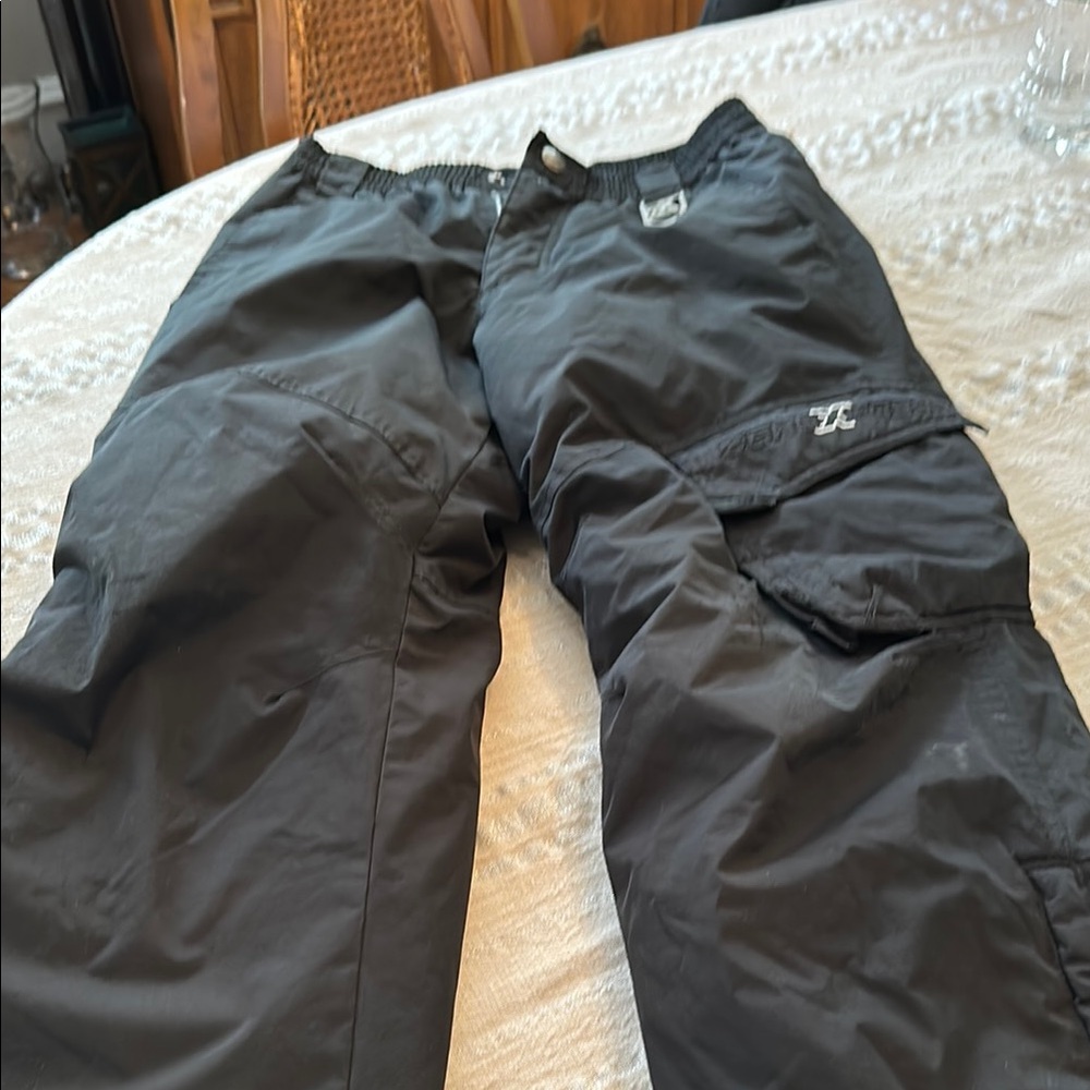 ZeroXposur Black Cargo Pants with Elastic Waistband and Loose Fit